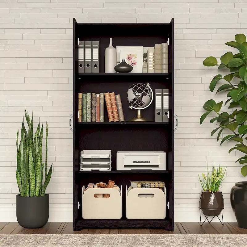 Armoire haute de rangement Cabot avec portes par Bush Furniture