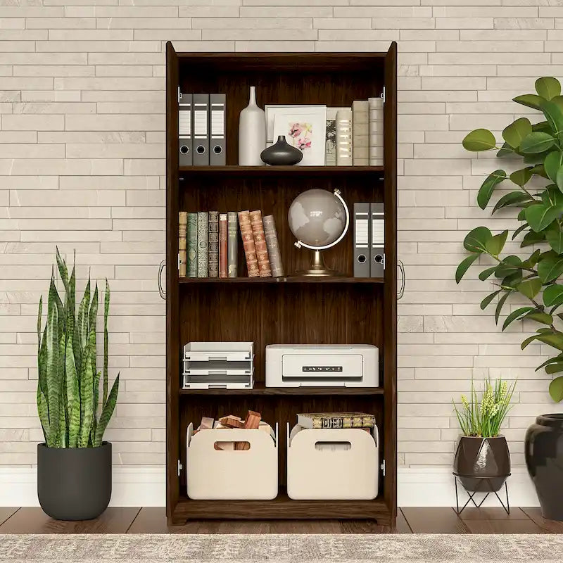 Armoire haute de rangement Cabot avec portes par Bush Furniture